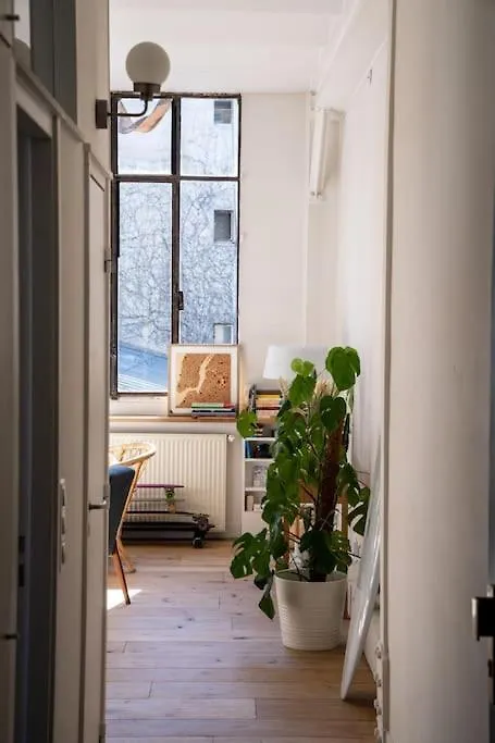 Sublime Loft Avec Verrieres Sur Le Canal St Martin Parijs Appartement