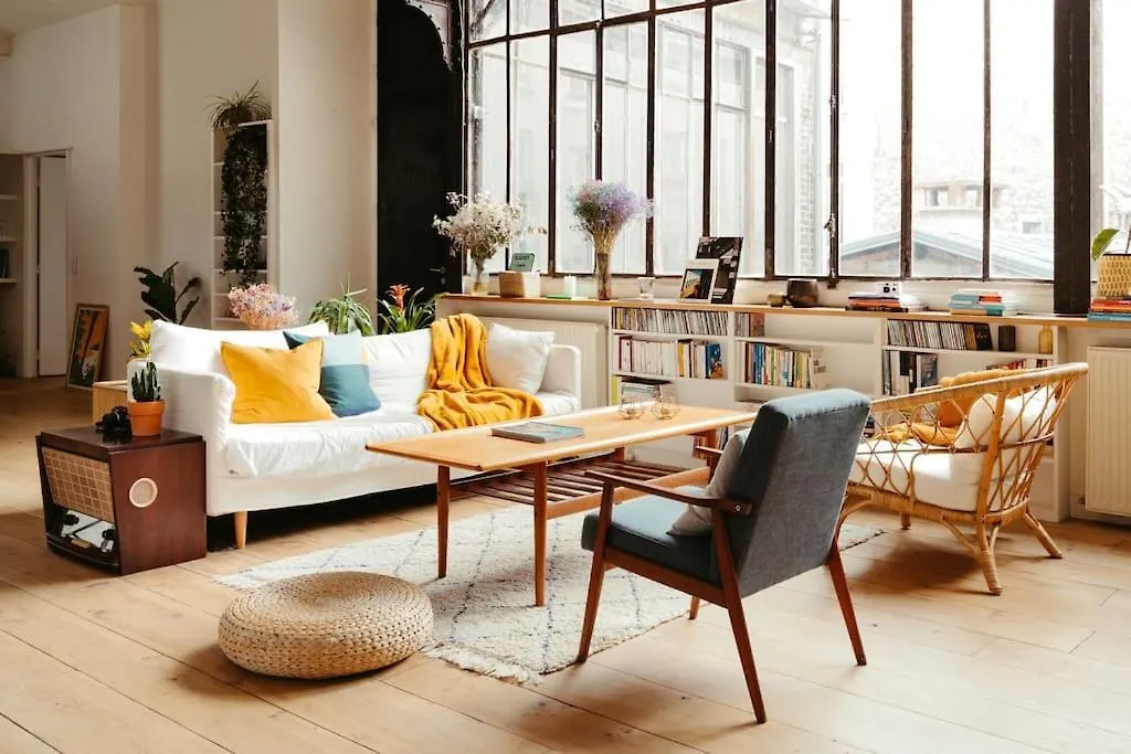 Sublime Loft Avec Verrieres Sur Le Canal St Martin Parijs