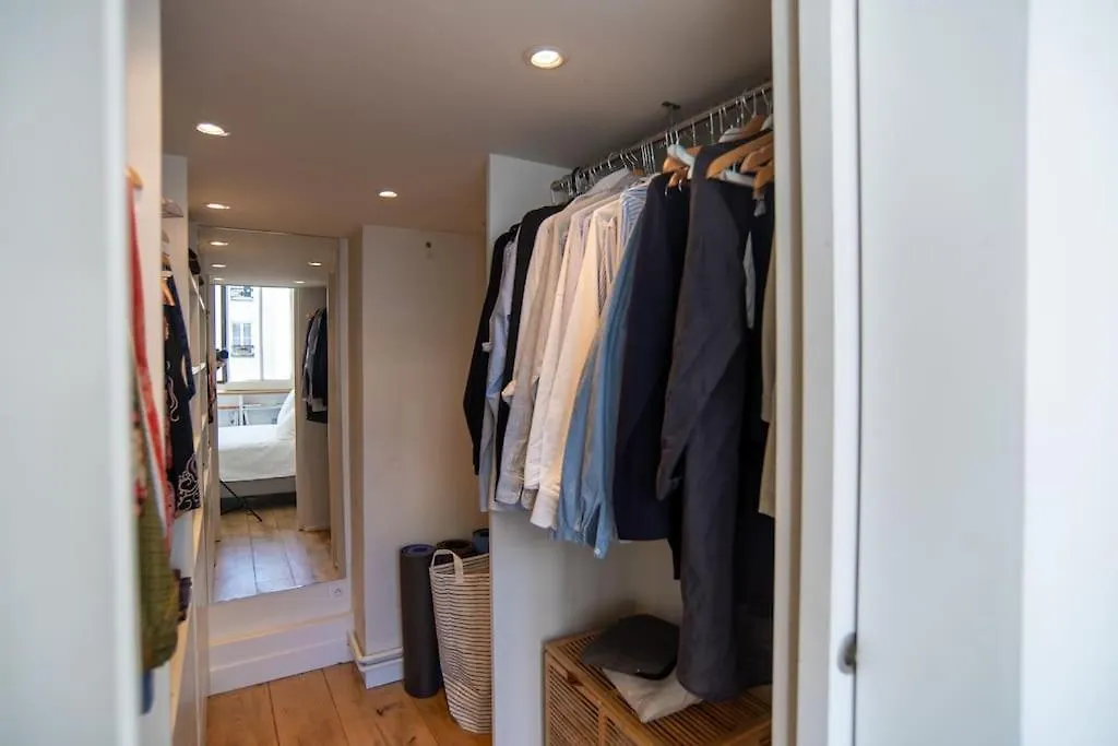 アパート Sublime Loft Avec Verrieres Sur Le Canal St Martin パリ フランス