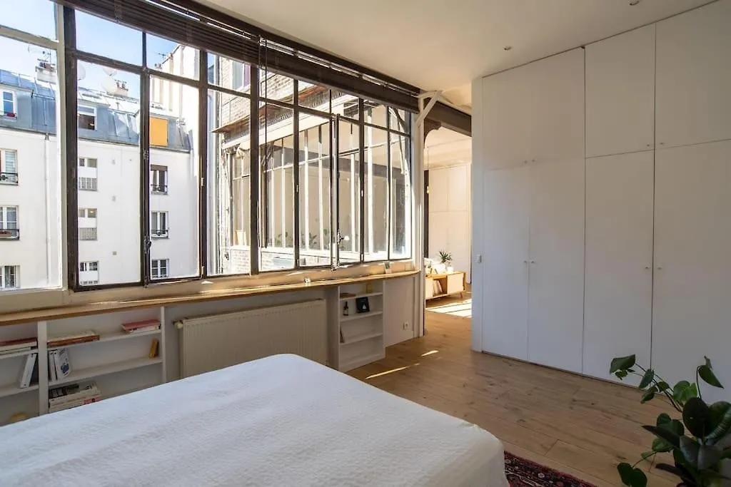 Apartment Sublime Loft Avec Verrieres Sur Le Canal St Martin Paris