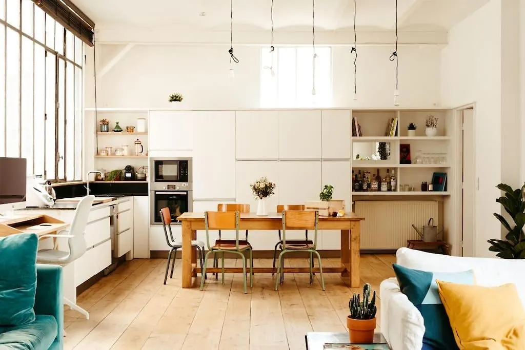 Sublime Loft Avec Verrieres Sur Le Canal St Martin Paris